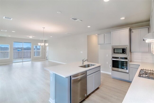 Photo - 113 Watercourse Wy