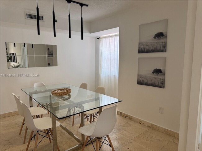 Photo - 19555 E Country Club Dr Unit 8602