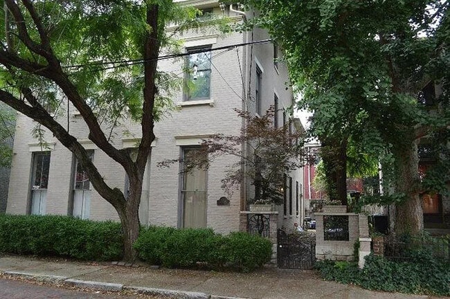 Building Photo - 213 Covington Ave Unit A