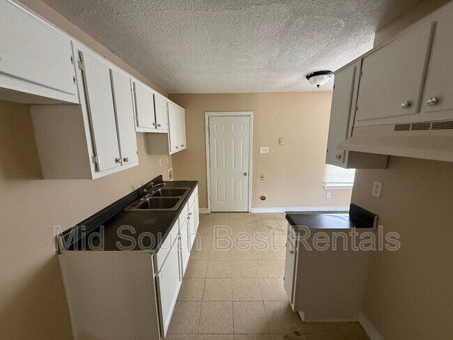 Photo - 3723 Parakeet Rd