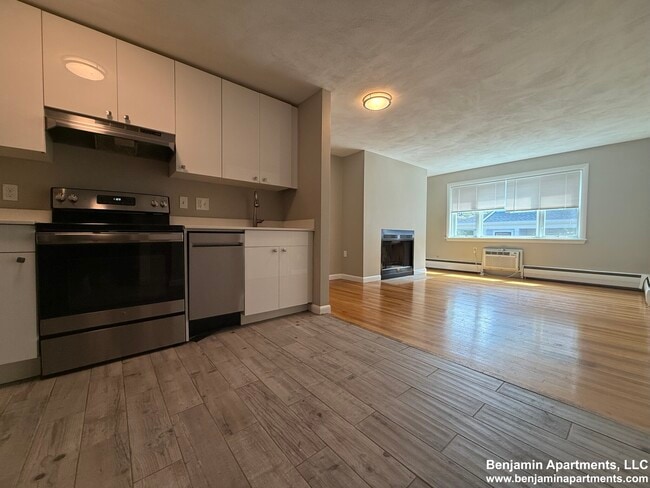 Building Photo - 50 Evergreen St Unit 37