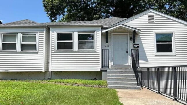 Building Photo - Charming Single-Family Home