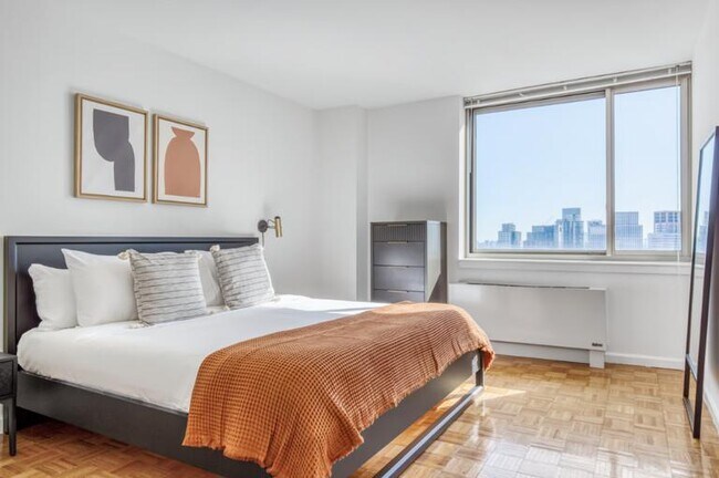 Photo - 1 bedroom in Queens NY 11109 Unit 433