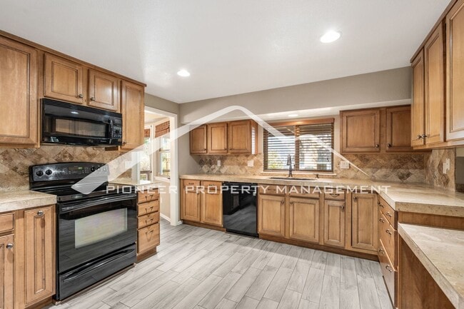 Photo - 6525 White Falcon Ct