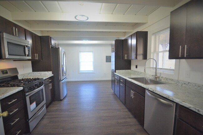 Photo - 215 S 9th St
