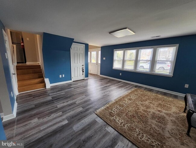 Photo - 208 Pelham Rd S