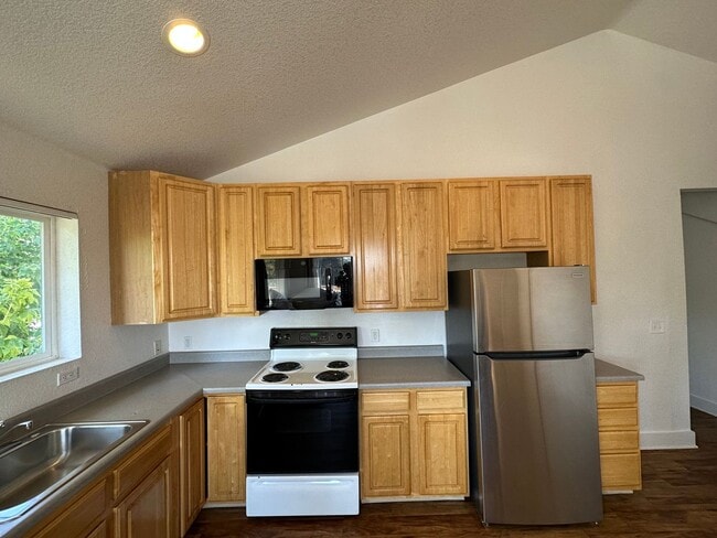 Building Photo - 994 14th St Unit 2-Top