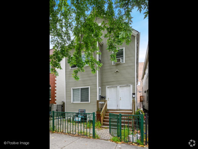 Building Photo - 2142 N Maplewood Ave Unit 2R Rental