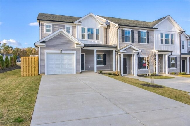 Building Photo - 1201 Vail Dr