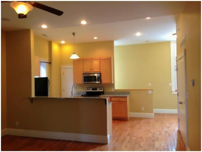 Building Photo - 3407-3409 California Ave