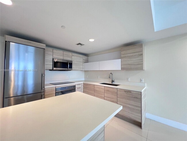 Photo - 16385 Biscayne Blvd Unit 2103