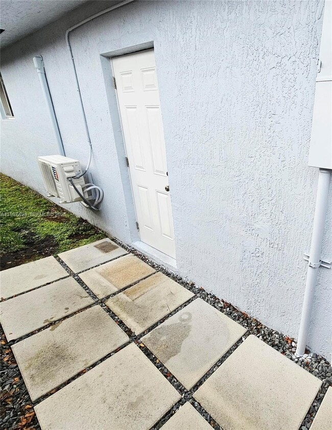 Photo - 20200 NW 37th Ct Unit EFF