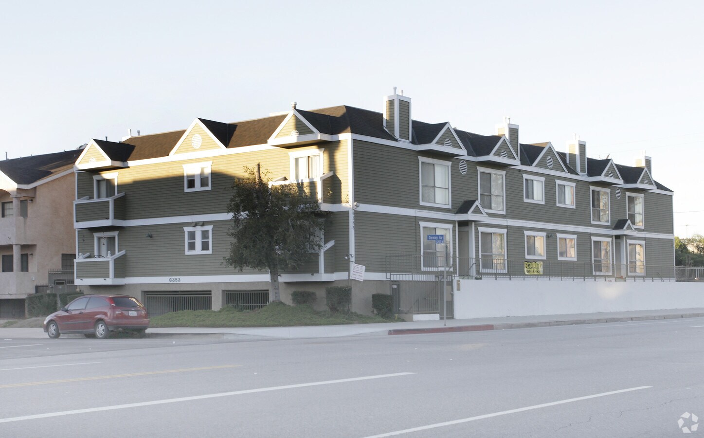 Photo - 6353 Denny Ave