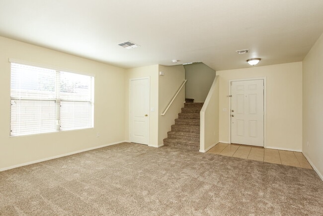 Photo - 1360 E Clifton Ave