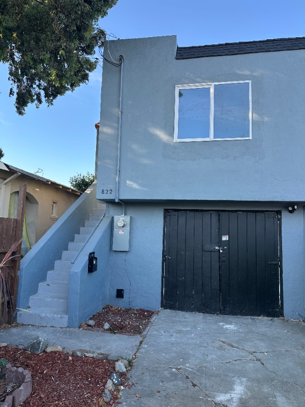 Building Photo - 822 E 11th St Rental