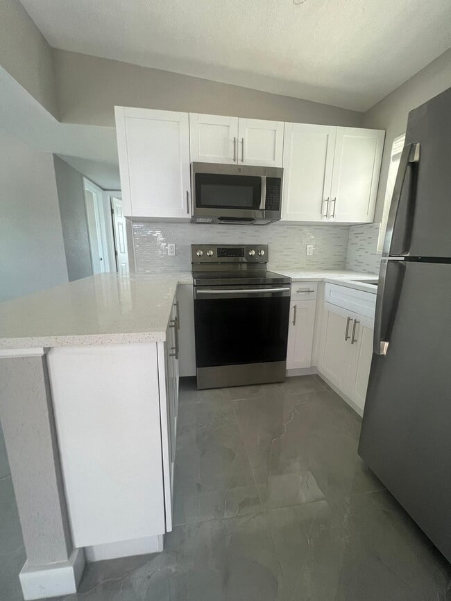 Photo - 550 Seagrape Rd