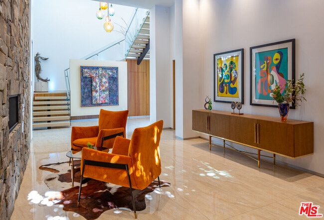 Photo - 619 N Harper Ave