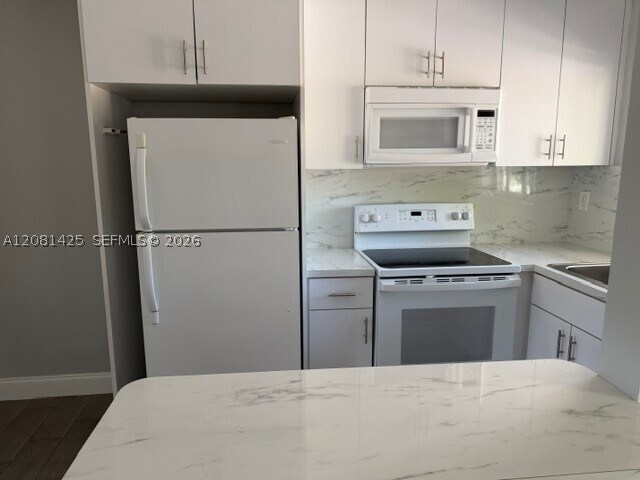 Photo - 495 NW 43rd St Unit 6