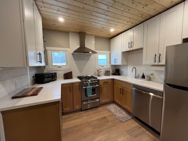 Adorable Fully Remodeled Home in Prime Loc... - Adorable Fully Remodeled Home in Prime Loc...