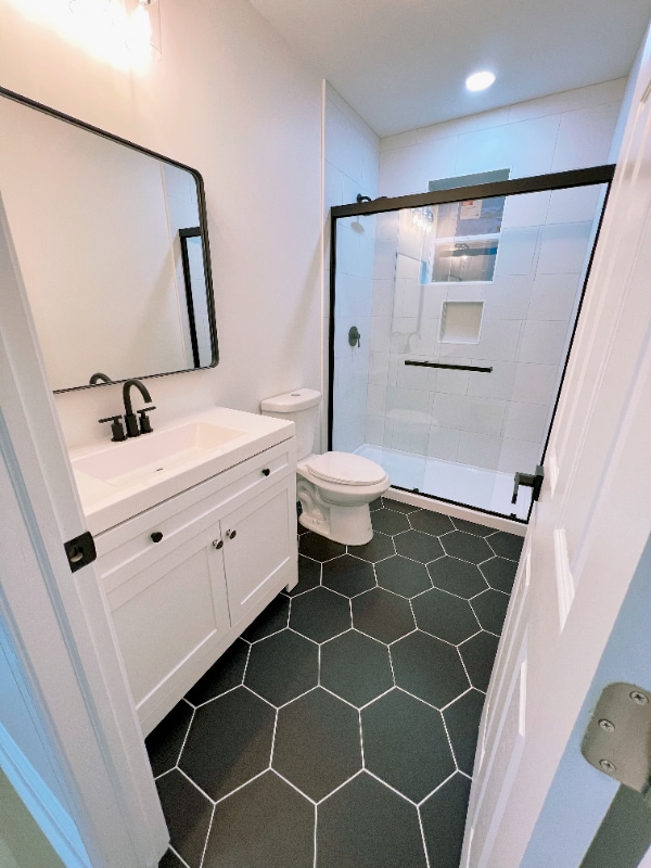 Photo - 720 E 41st St