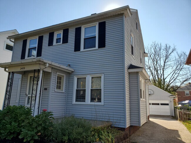 Photo - 2409 Georgetown Ave