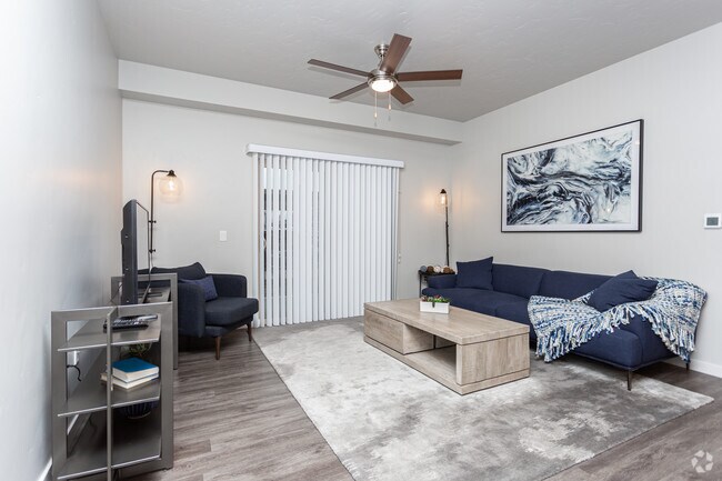 2BR, 2BA - Maplel