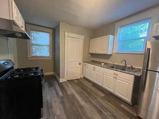 Photo - 3666 Glenway Ave