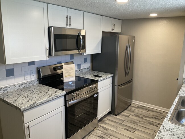 Photo - 85 E Caldwood Dr