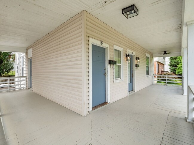 Photo - 926 Winona Ave SW Unidad Apt B