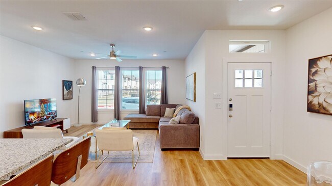 Photo - 4106 Hartley Wy