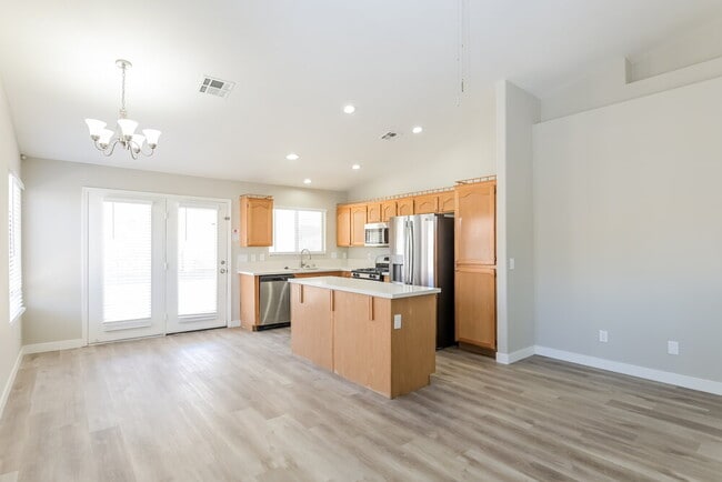 Photo - 1283 Silver Knoll Ave