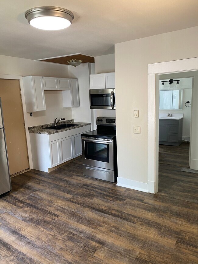 Photo - 629 N Barstow St Unit upper