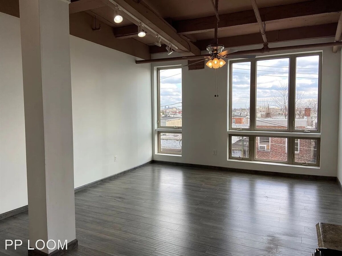 Photo - Frame Factory Unit 213