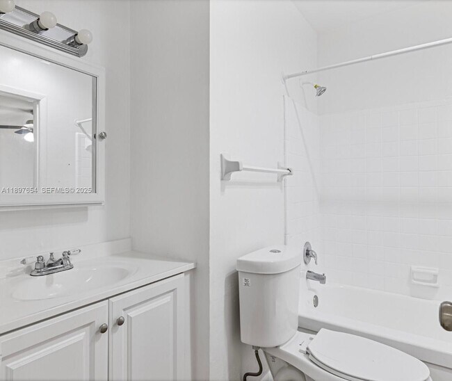 Photo - 5990 NE 18th Ave Unit 523