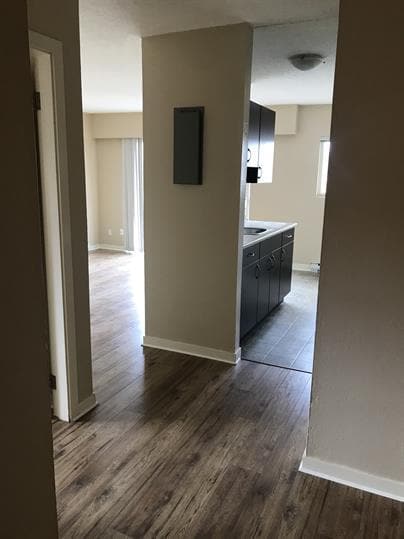 Photo - 1150 Queens Ave