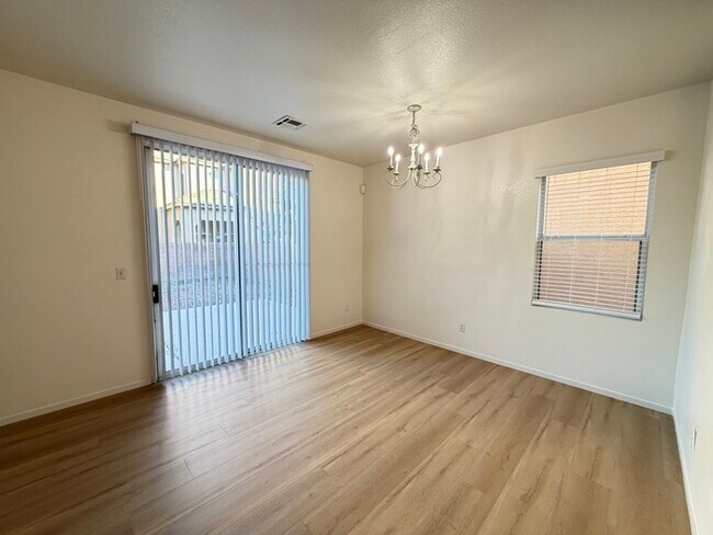 Photo - Carry Over Showing: This property has been shown before and will be rented to the first most qual...