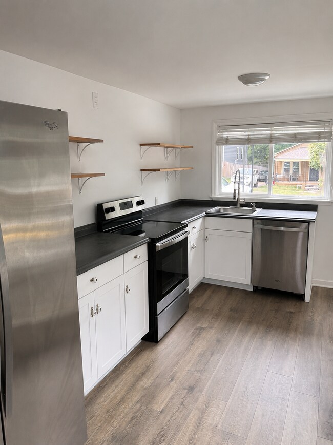 Photo - 604 Elmira Ave