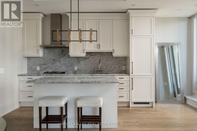 Photo - 133 Hazelton Ave Unité 306