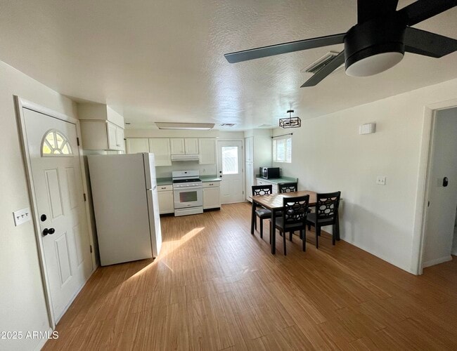 Photo - 5650 N 10th St