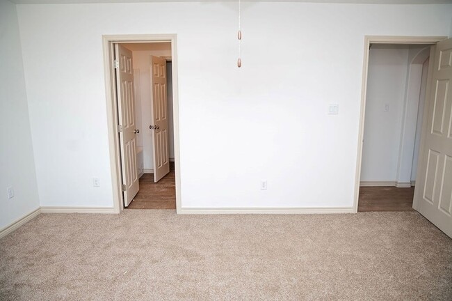 Photo - 1400 Bajada St