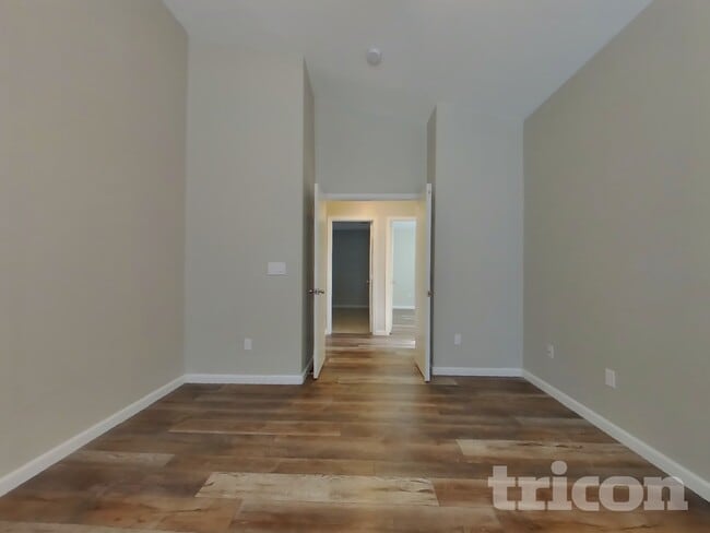 Photo - 857 E Saragosa St