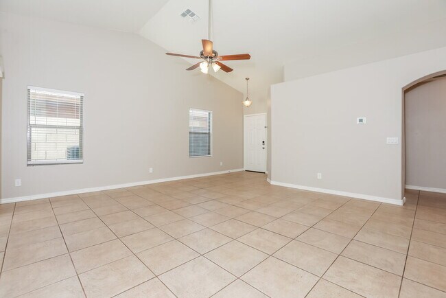 Photo - 1977 W Vineyard Plains Dr