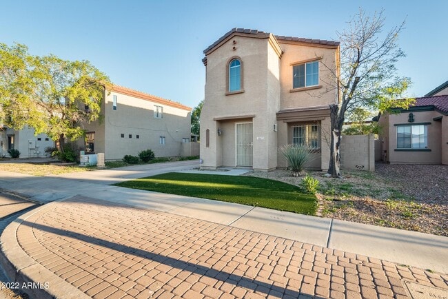 Photo - 8337 W Hughes Dr