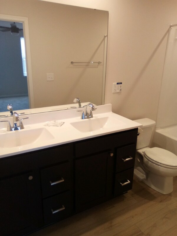 Photo - 3905 Clyde St