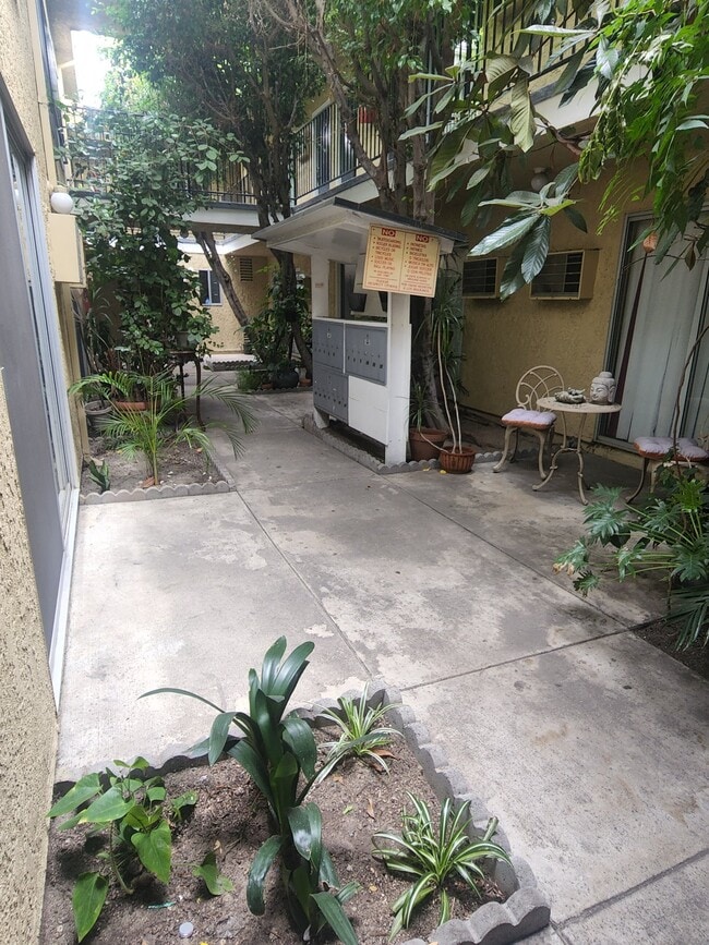 12745 Vanowen St Unit 16