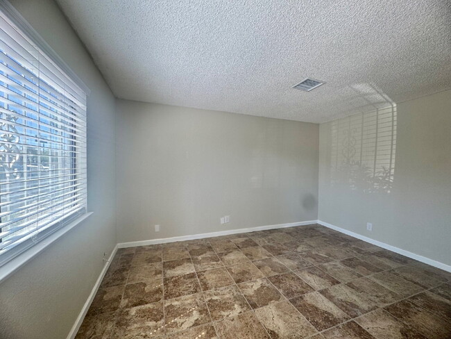 Photo - 2BR condo convenient location Unidad A