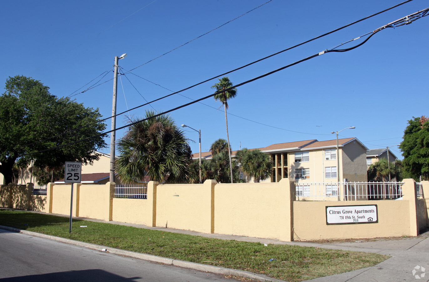 Citrus Grove Apartments - Citrus Grove Apartments