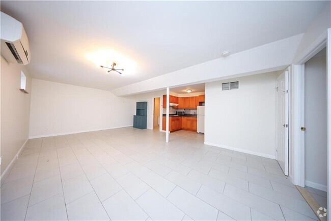 Building Photo - 569 Putnam Ave Unit 1B Rental
