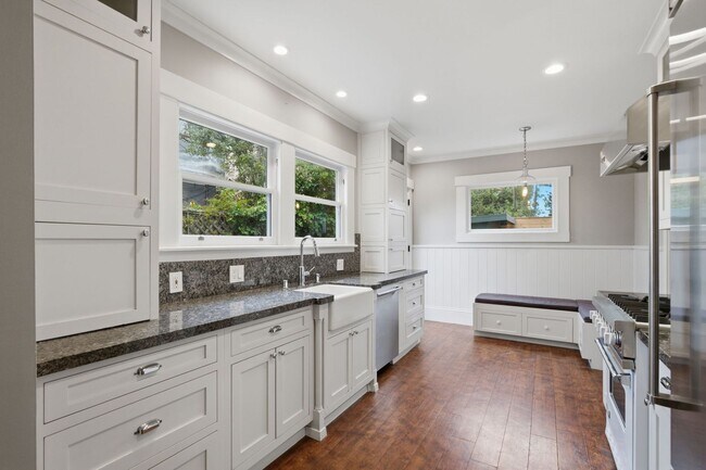 242 32nd Ave