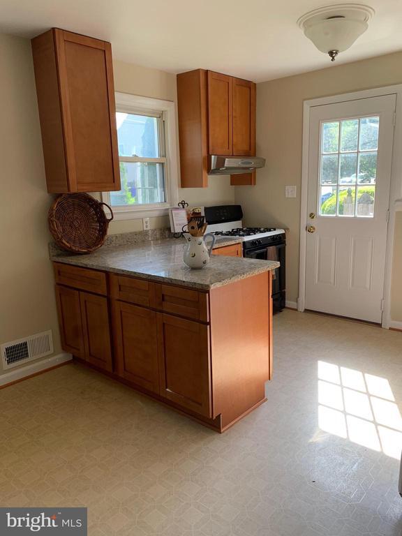 Photo - 6408 Winnepeg Rd